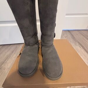 UGG Women's Gray Winter Boots